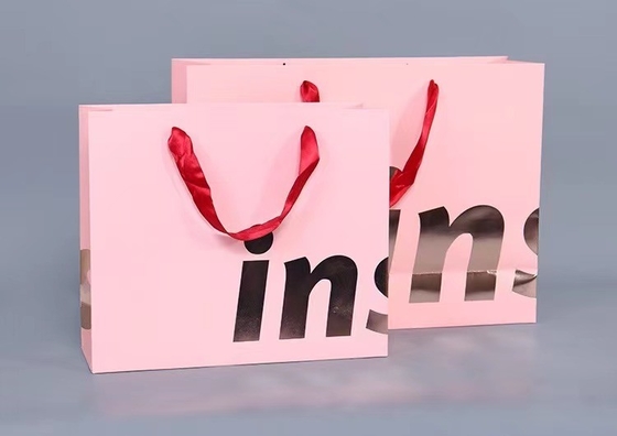 Pantone colore le sac de cadeau de promotion d'impression offset de sacs en papier de Papier d'emballage de chaussure d'habillement